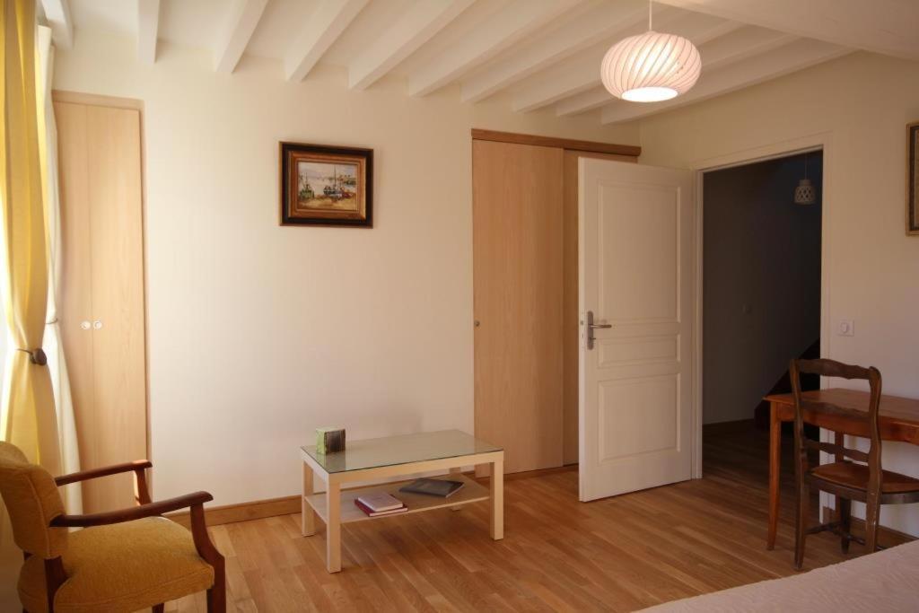 La Maison D'A Cote Saint-Amand-en-Puisaye Exterior photo