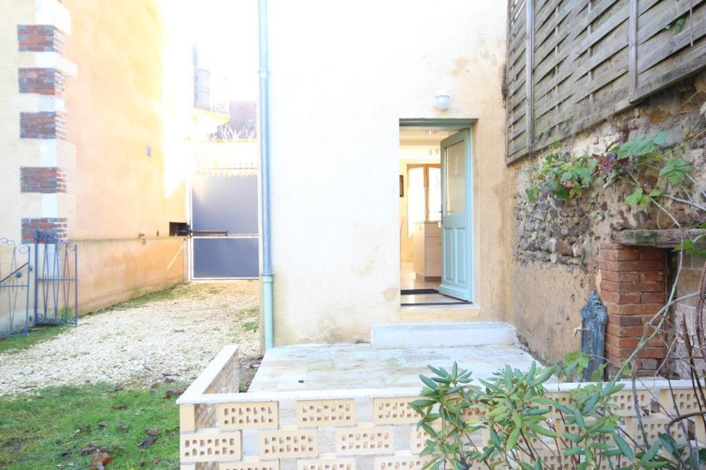La Maison D'A Cote Saint-Amand-en-Puisaye Exterior photo